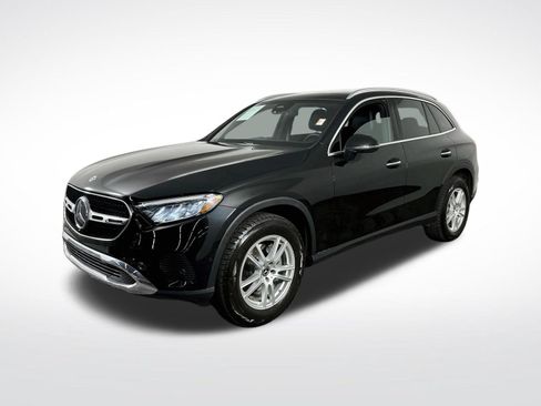 Used 2025 Mercedes-Benz GLC 300 4MATIC image 4