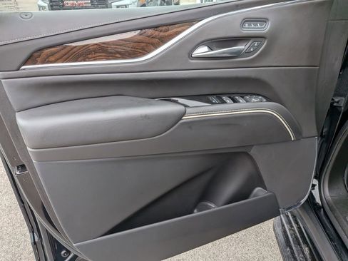 Used 2022 Cadillac Escalade Sport Platinum w/ LPO, ONYX Package AWD/4WD image 9