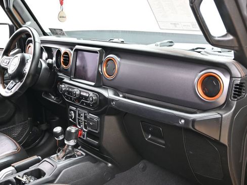 Used 2022 Jeep Gladiator Mojave w/ LED Lighting Group AWD/4WD image 32