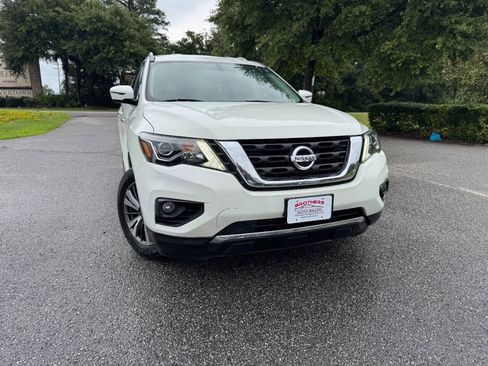 Used 2020 Nissan Pathfinder SL AWD/4WD image 36