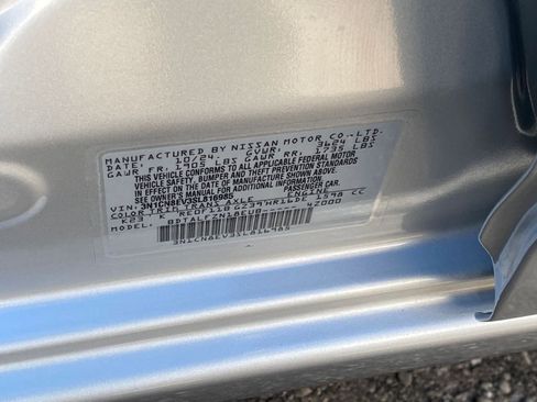 Used 2025 Nissan Versa SV image 27