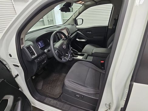 Used 2022 Nissan Frontier SV RWD image 11