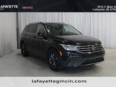 Used 2024 Volkswagen Tiguan SE AWD/4WD image 1