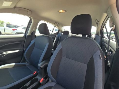 Used 2025 Nissan Versa SV FWD image 19