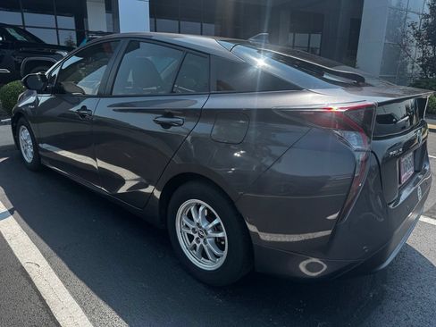 Certified 2018 Toyota Prius Two w/ Prius Two Safety Plus Package FWD image 5