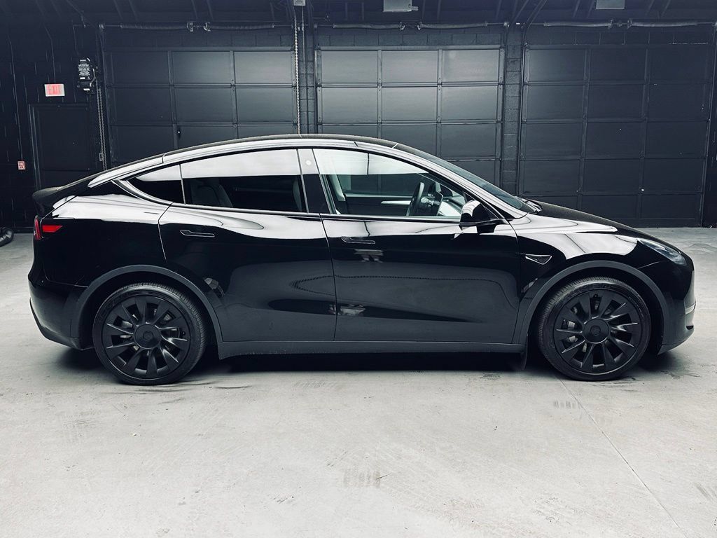 Used 2023 Tesla Model Y Long Range AWD/4WD image 7