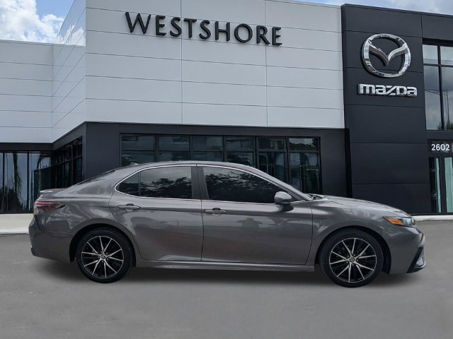 Used 2021 Toyota Camry SE FWD image 2