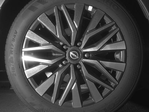 Used 2025 Nissan Altima 2.5 SV FWD image 15