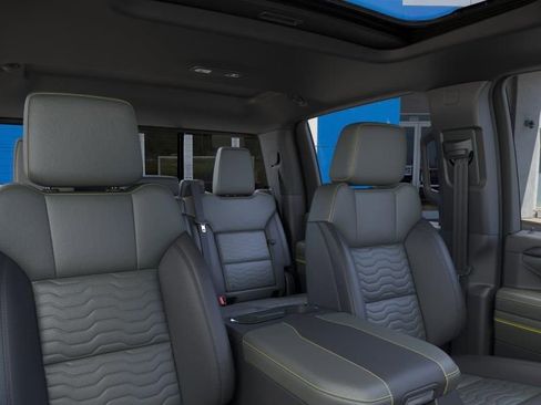New 2026 Chevrolet Silverado 2500 ZR2 w/ LPO, Dark Essentials Package AWD/4WD image 24