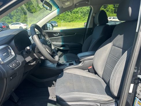 Used 2020 Kia Sorento LX FWD image 8