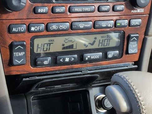 Used 2000 Toyota Avalon XLS image 17