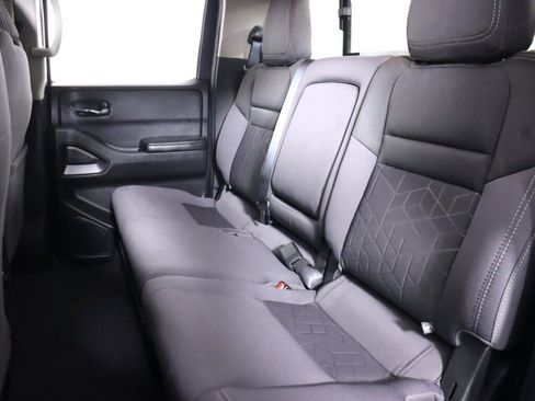 Used 2025 Nissan Frontier SV w/ SV Convenience Package RWD image 40