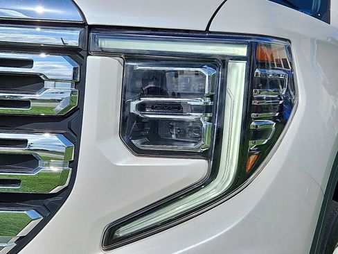 Used 2023 GMC Sierra 1500 Denali w/ Denali Reserve Package AWD/4WD image 8