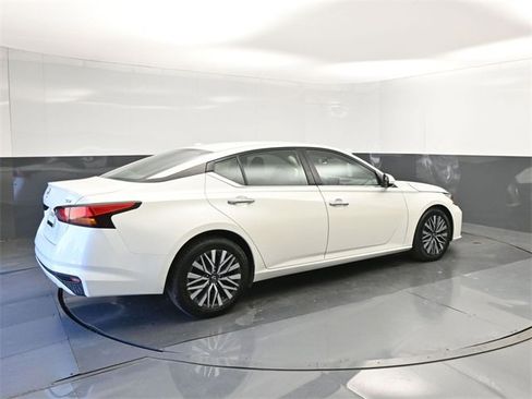 Certified 2023 Nissan Altima 2.5 SV image 15