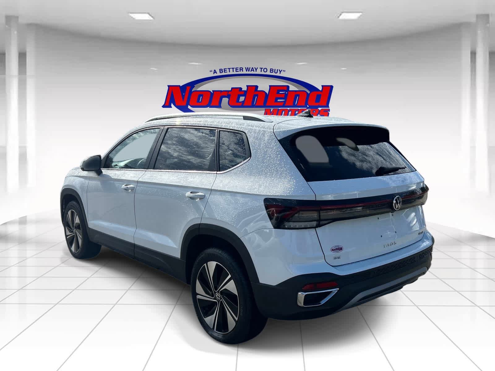 Used 2025 Volkswagen Taos SE AWD/4WD image 5