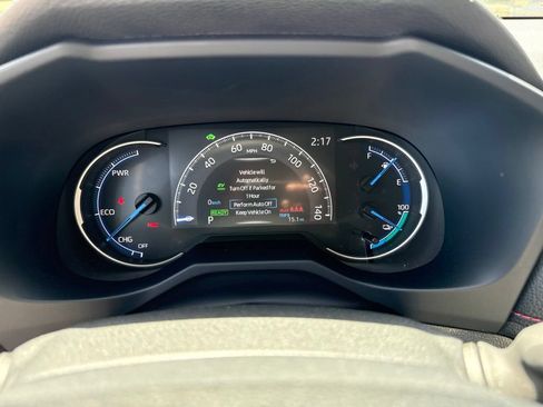 Used 2025 Toyota RAV4 SE w/ Weather & Moonroof Package AWD/4WD image 20