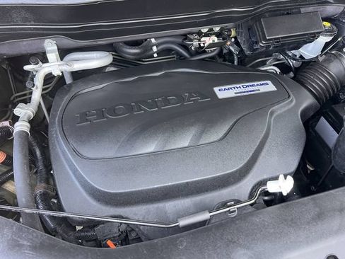 Used 2020 Honda Pilot Touring image 36