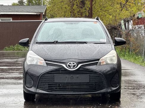 Used 2015 Toyota Yaris L image 9