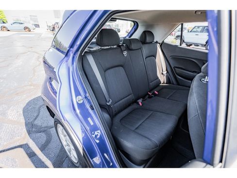 Used 2024 Hyundai Venue SE image 25