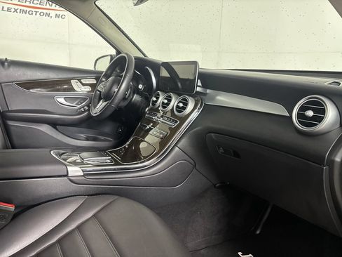 Used 2021 Mercedes-Benz GLC 300 4MATIC image 30