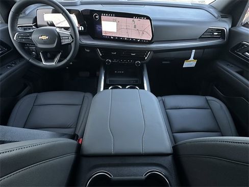 New 2026 Chevrolet Suburban LT image 10