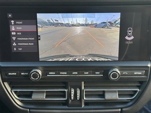 Used 2021 Porsche Macan S image 23