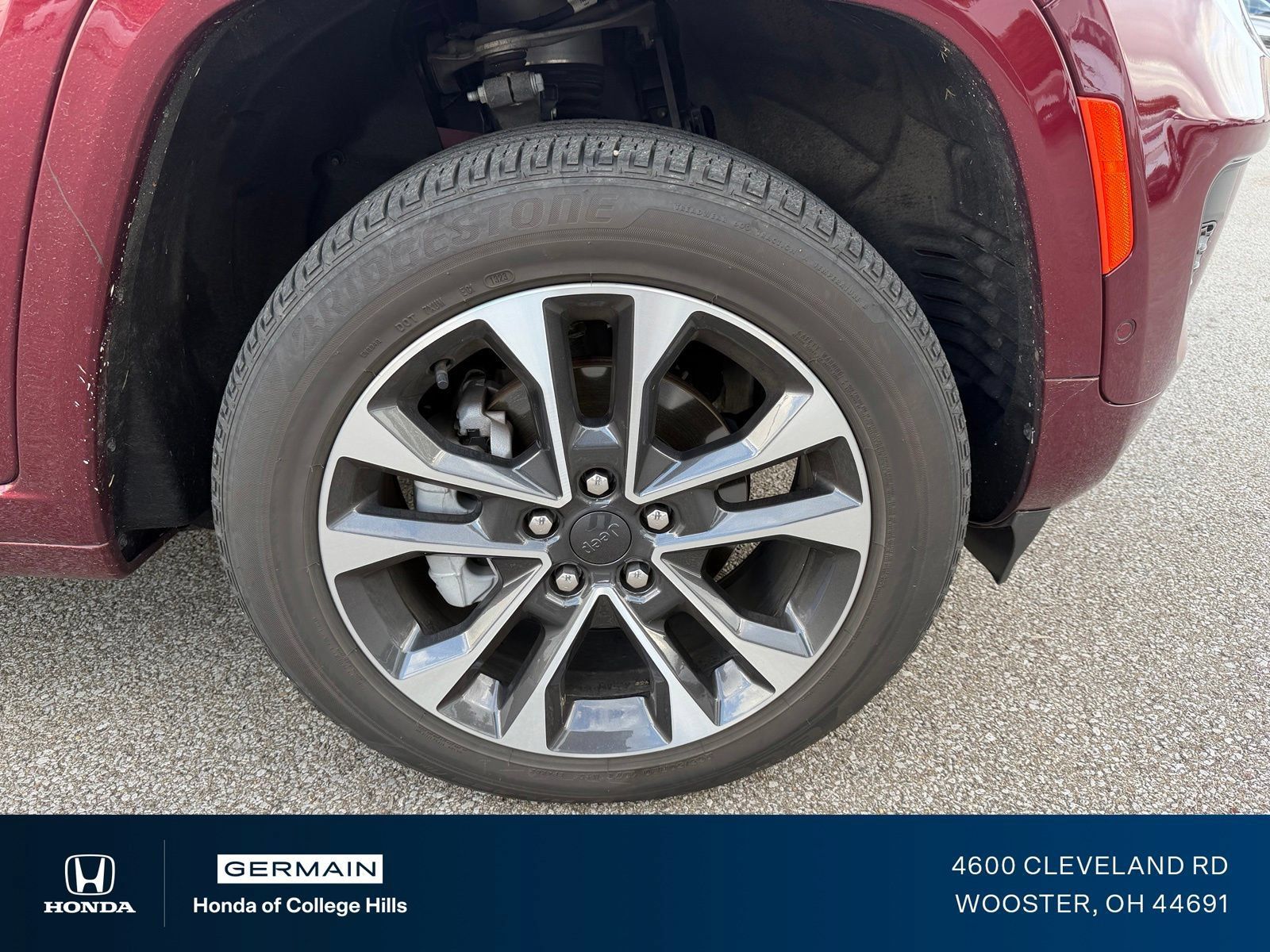 Used 2023 Jeep Grand Cherokee Overland AWD/4WD image 5