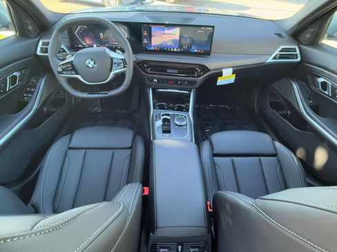 Used 2025 BMW 330i Sedan w/ Convenience Package image 28