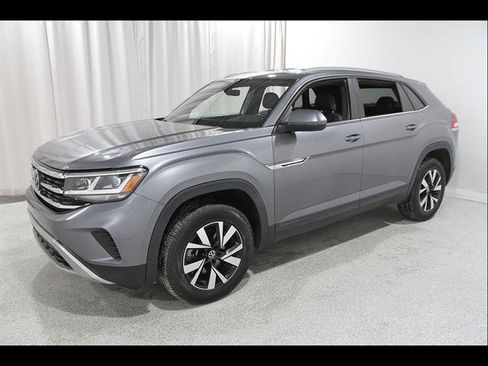 Certified 2020 Volkswagen Atlas Cross Sport SE AWD/4WD image 3