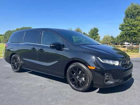 Certified 2025 Honda Odyssey Sport-L image 2