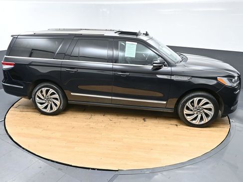 Used 2022 Lincoln Navigator L Reserve image 54