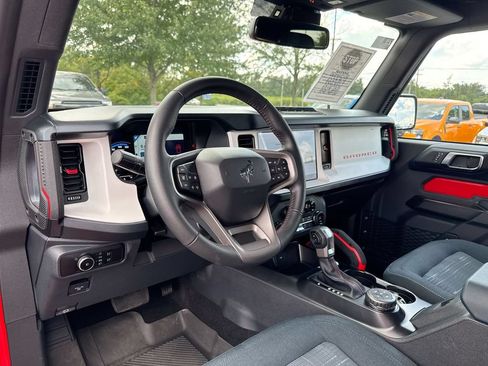 Used 2024 Ford Bronco Heritage Edition AWD/4WD image 10