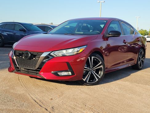 Used 2021 Nissan Sentra SR image 1