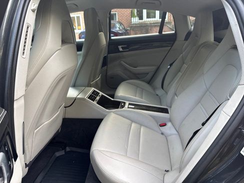 Used 2018 Porsche Panamera 4 AWD/4WD image 36