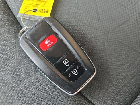 Used 2024 Toyota RAV4 XLE FWD image 34