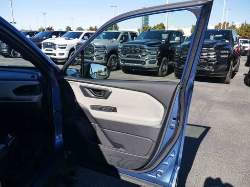 Used 2025 Subaru Forester Premium w/ Convenience Package #1 image 22