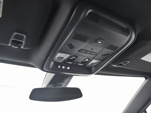 Certified 2025 Cadillac XT5 Premium Luxury image 17