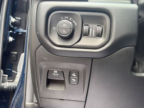 Used 2021 RAM 1500 Laramie AWD/4WD image 7