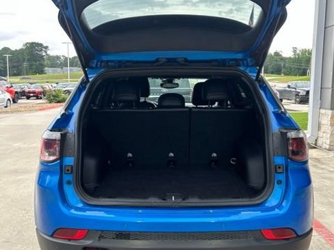 Used 2023 Jeep Compass Trailhawk AWD/4WD image 6