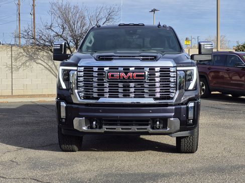 Used 2026 GMC Sierra 2500 Denali w/ Denali Reserve Package image 2
