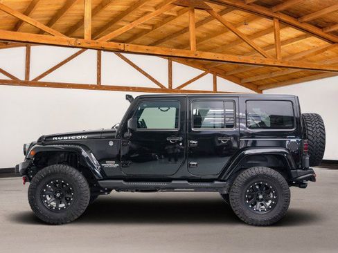 Used 2014 Jeep Wrangler Unlimited Rubicon w/ Connectivity Group image 2