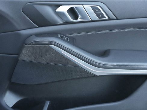 Certified 2022 BMW X5 xDrive40i w/ M Sport Package image 29