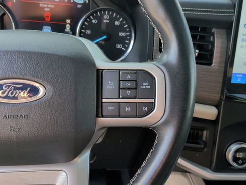 Used 2024 Ford Expedition Limited image 17