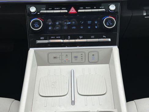 Certified 2024 Hyundai Santa Fe Limited FWD image 18