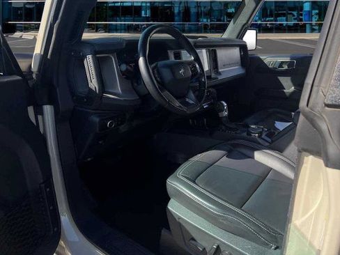 Certified 2025 Ford Bronco Outer Banks image 2