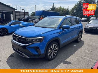 Used 2022 Volkswagen Taos SE image 1