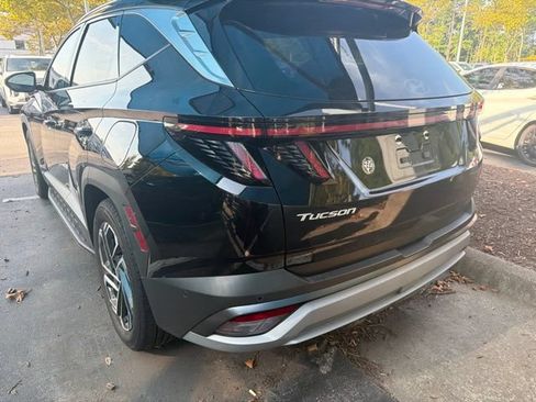 Used 2025 Hyundai Tucson Limited FWD image 6