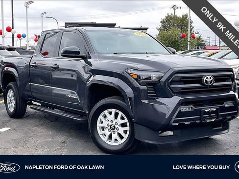 Used 2024 Toyota Tacoma SR5 AWD/4WD image 1
