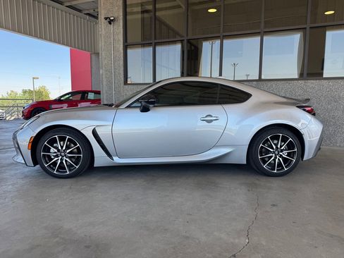 Used 2024 Toyota GR86 CAR image 29