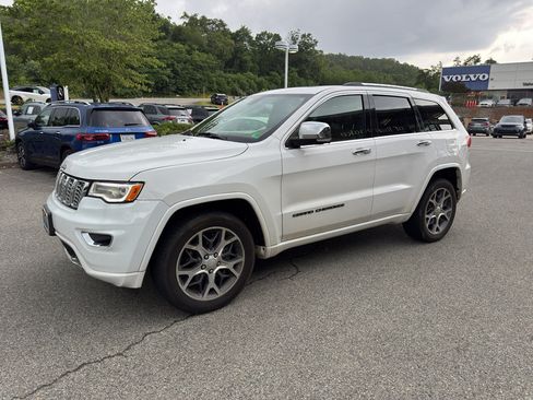 Used 2020 Jeep Grand Cherokee Overland AWD/4WD image 2